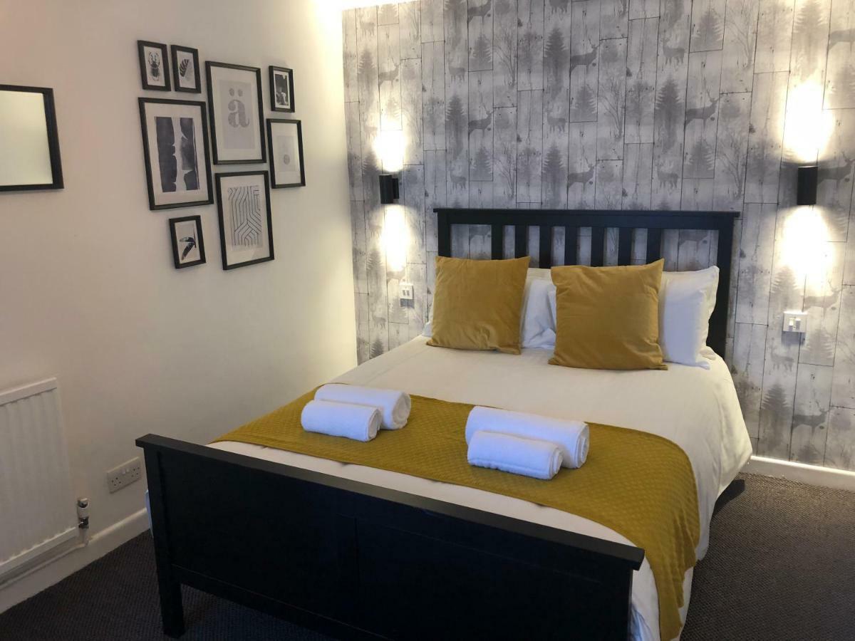 Inn Raleghs Cross Clatworthy