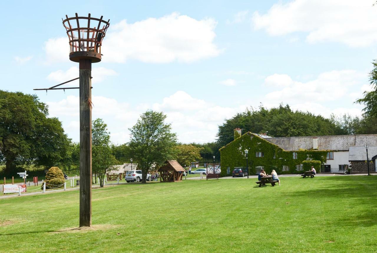 Inn Raleghs Cross