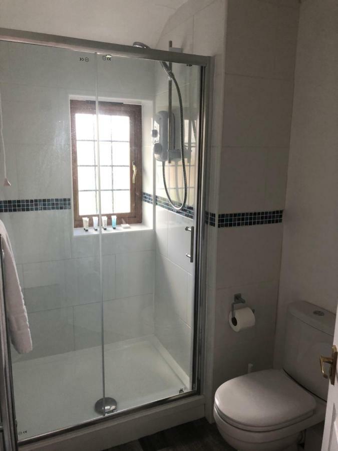 Inn Raleghs Cross Clatworthy